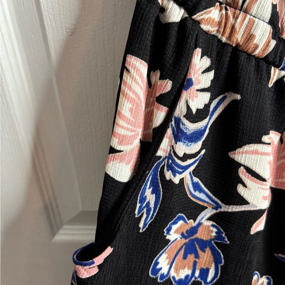 NWT Luxology Floral Pattern pantsuit/jumpsuit, on/off shoulder; wide leg, CHIC - Picture 4 of 8